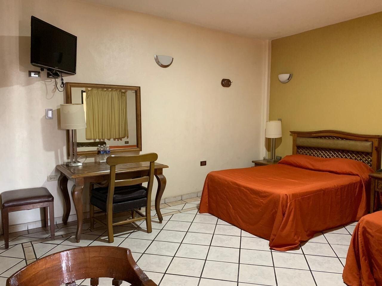 Hotel Las Fuentes Los Mochis Exterior photo