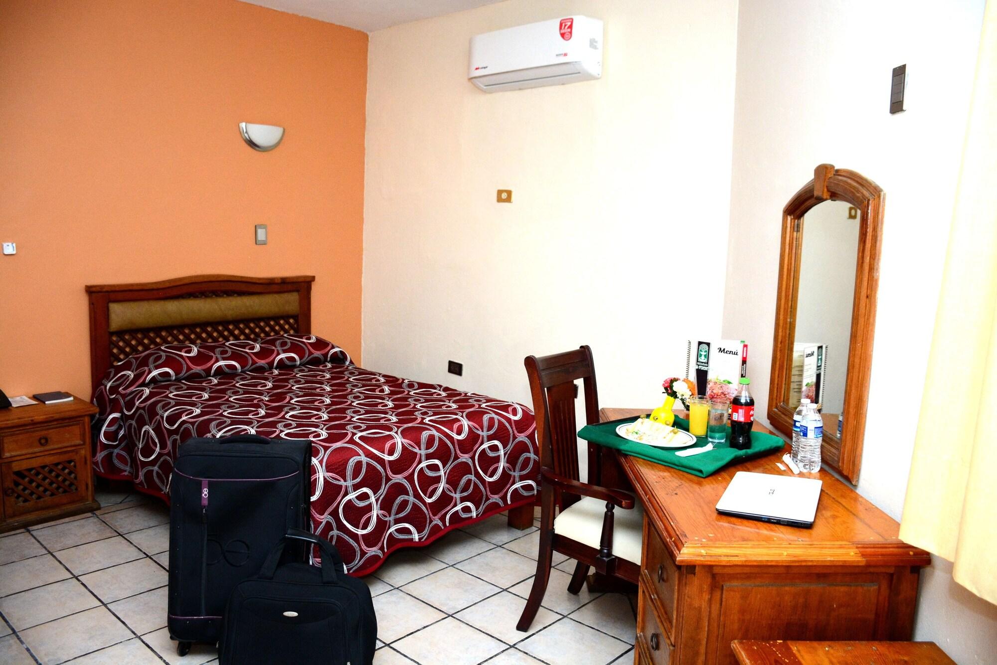 Hotel Las Fuentes Los Mochis Exterior photo