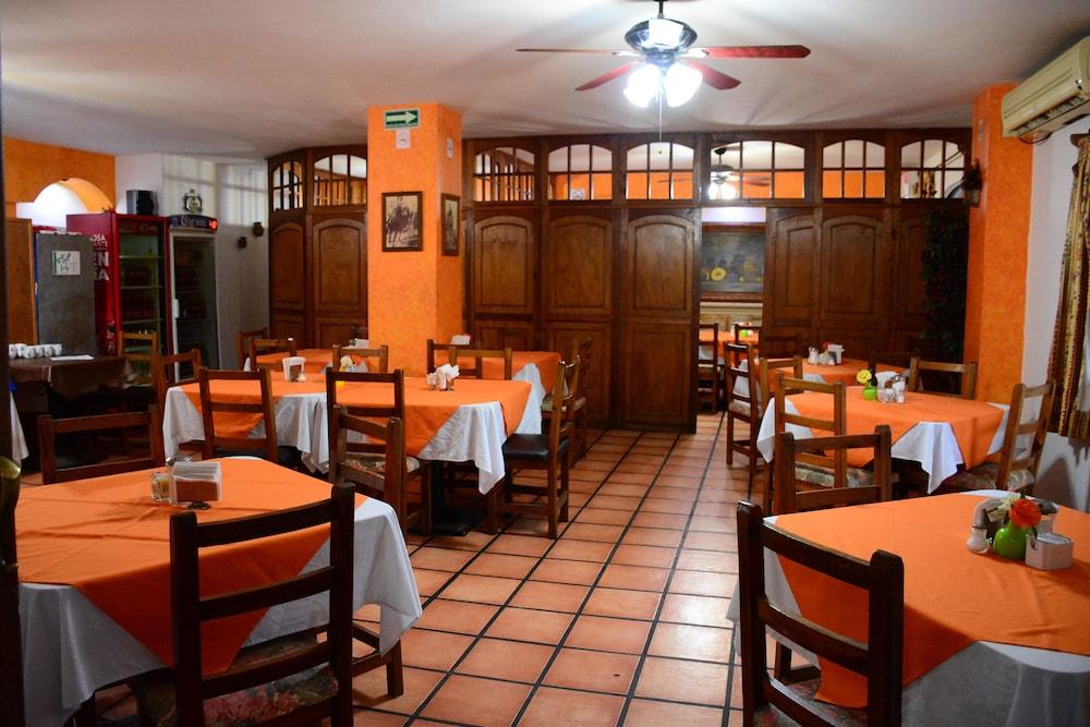 Hotel Las Fuentes Los Mochis Exterior photo