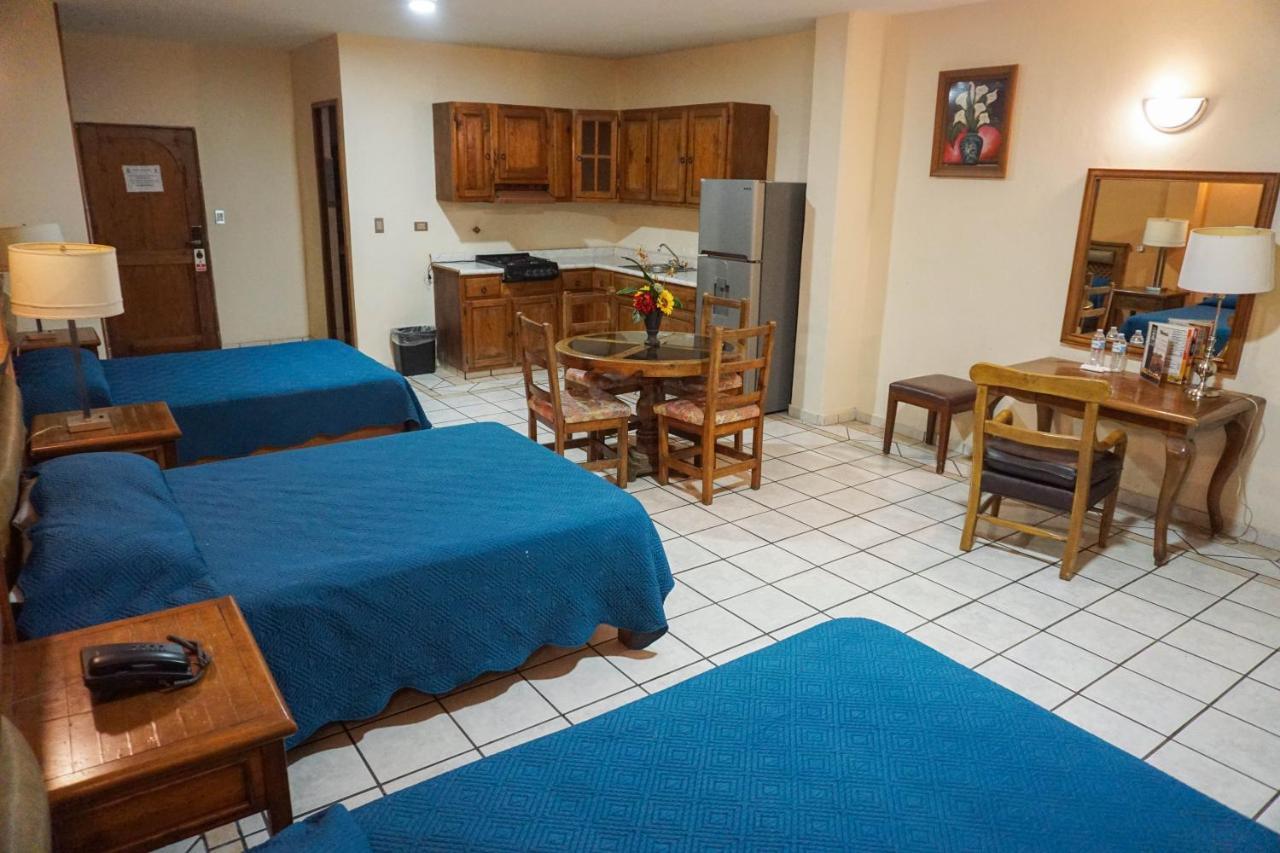 Hotel Las Fuentes Los Mochis Exterior photo