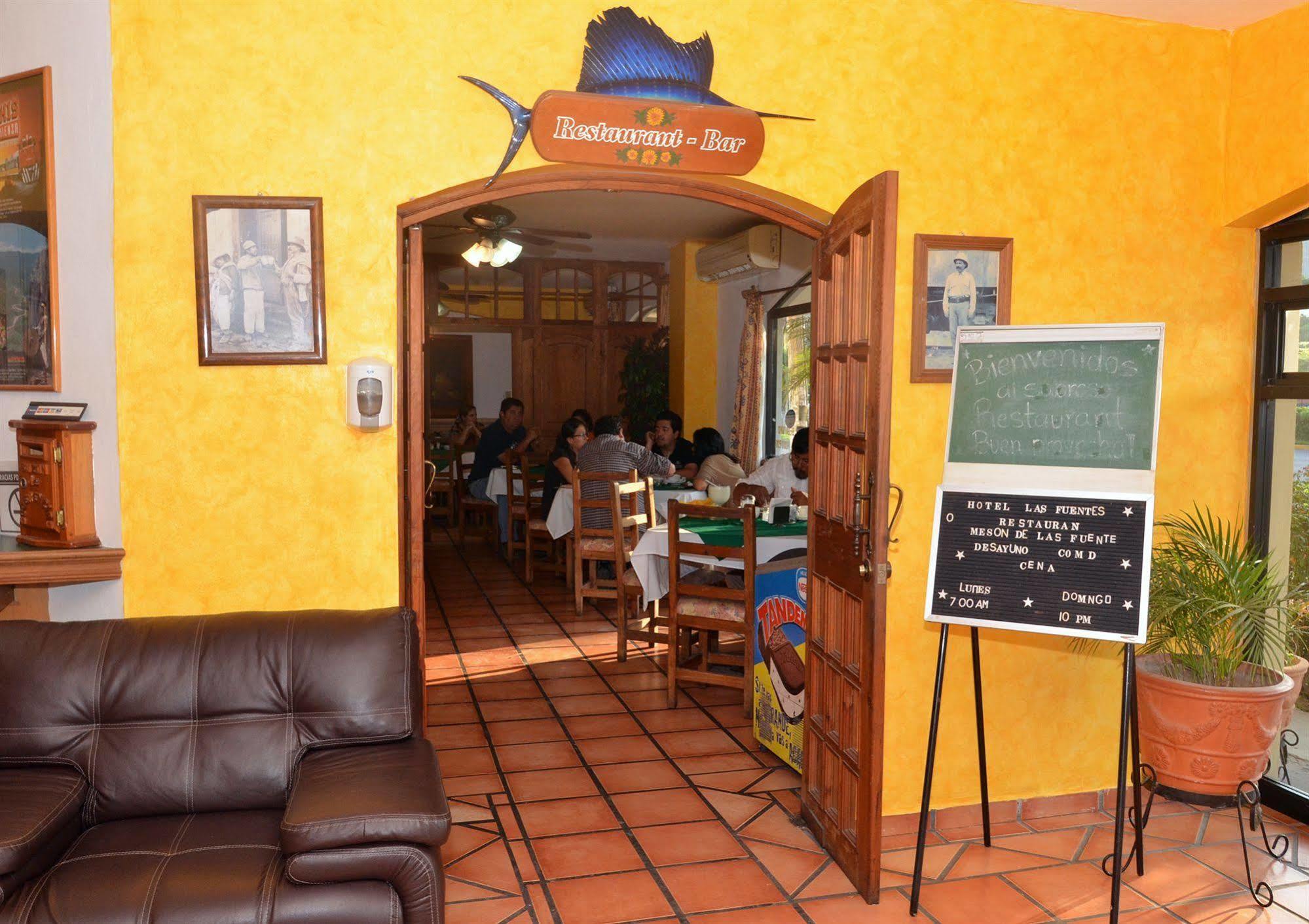Hotel Las Fuentes Los Mochis Exterior photo