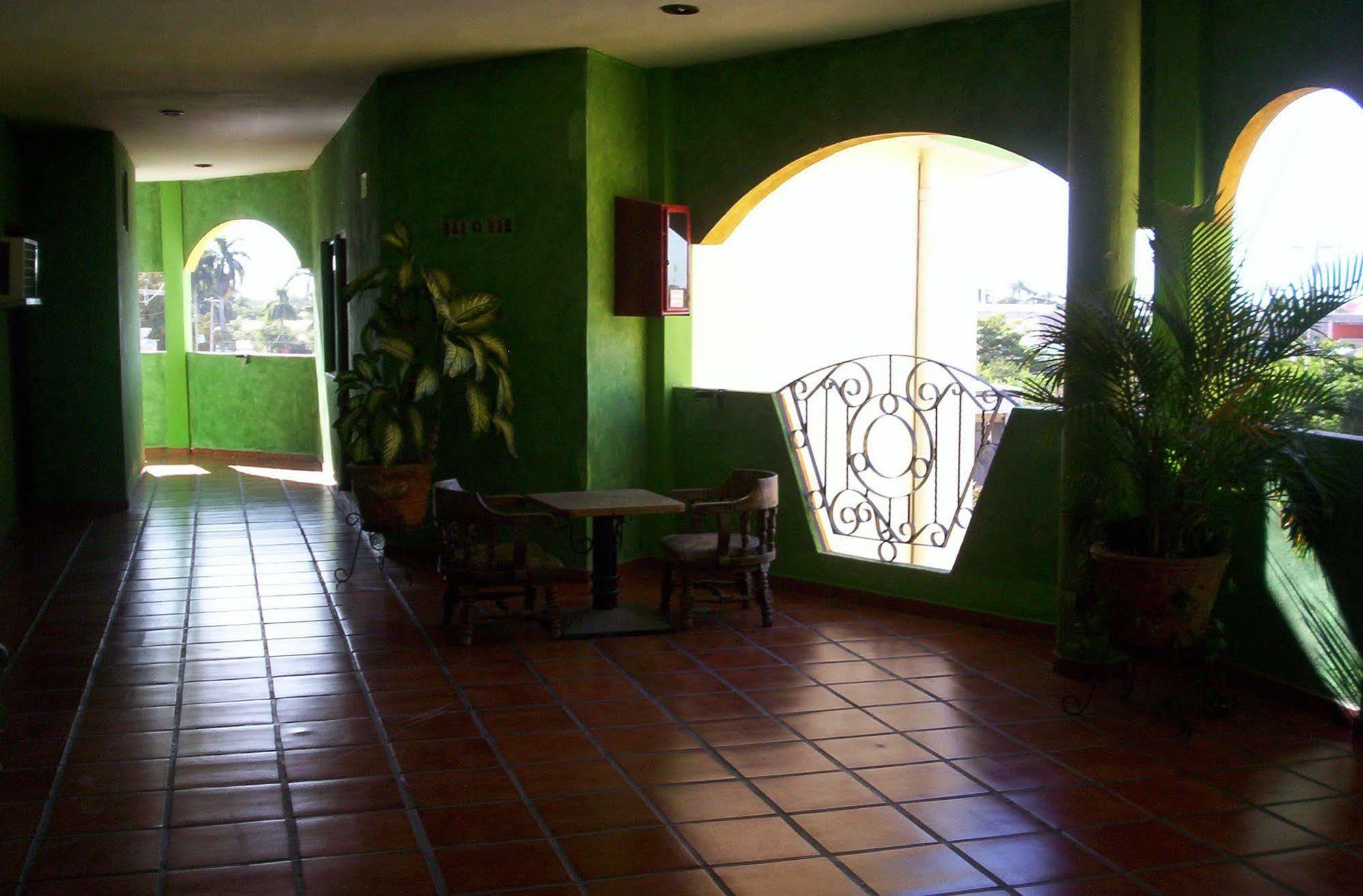 Hotel Las Fuentes Los Mochis Exterior photo